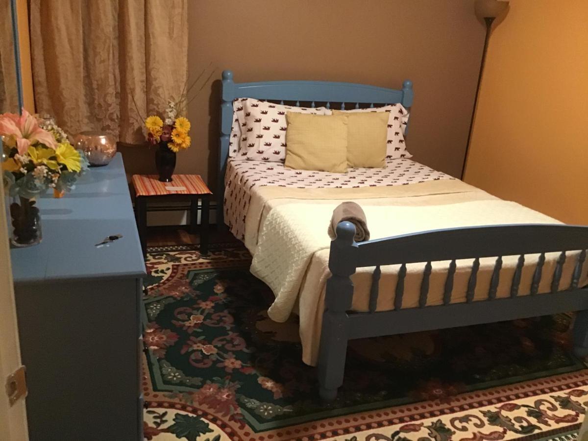 Beautiful Near Jfk And Close To Laguardia Airports Habitación en casa particular *